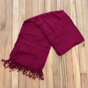 Maroon scarf